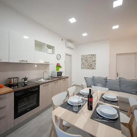 Apartment Nicoletta Rivieraholiday