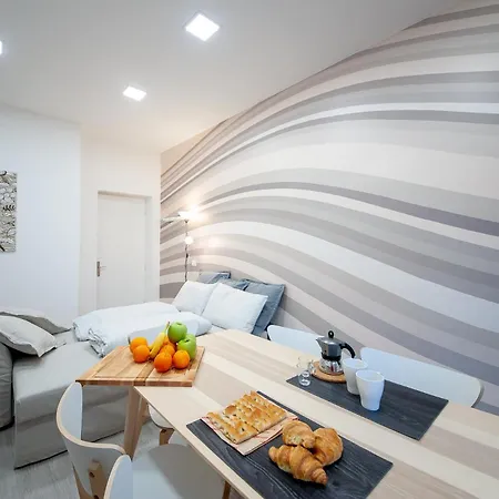 Nicoletta Rivieraholiday Apartment